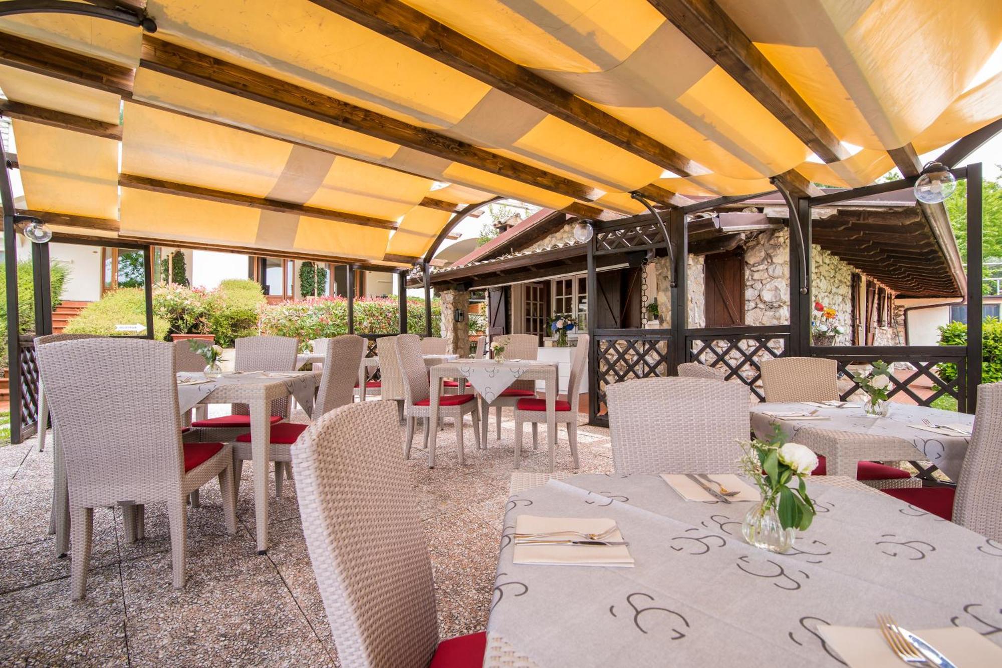 Hotel Porta Del Sole Soiano Del Lago Exterior photo